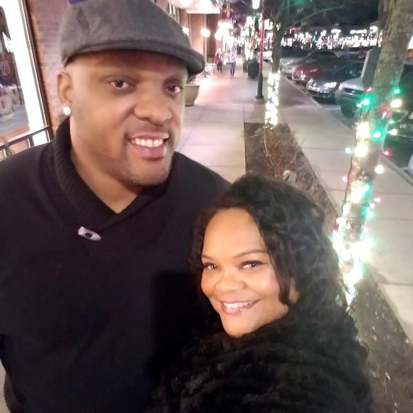 Meet Your Posher! - Picture 1 of 6